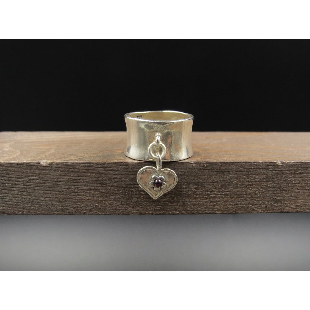 Size 8 Sterling Silver Garnet Heart Charm Wide Band Ring Vintage Statement